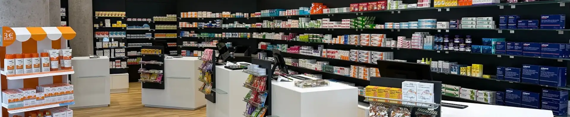 Innenansicht Landwasser-Apotheke